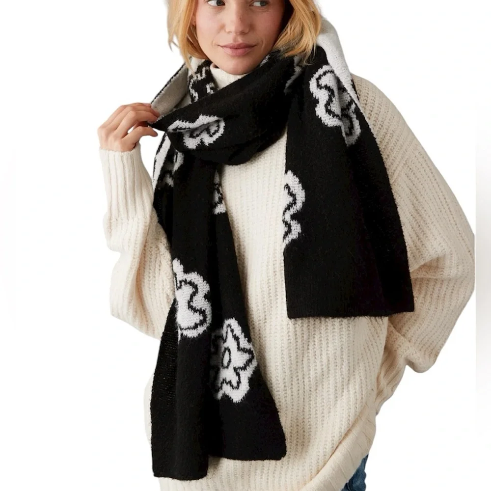 AE American Eagle Wool Blend Oversized Flower / Floral Scarf NWT - Picture 2 of 5